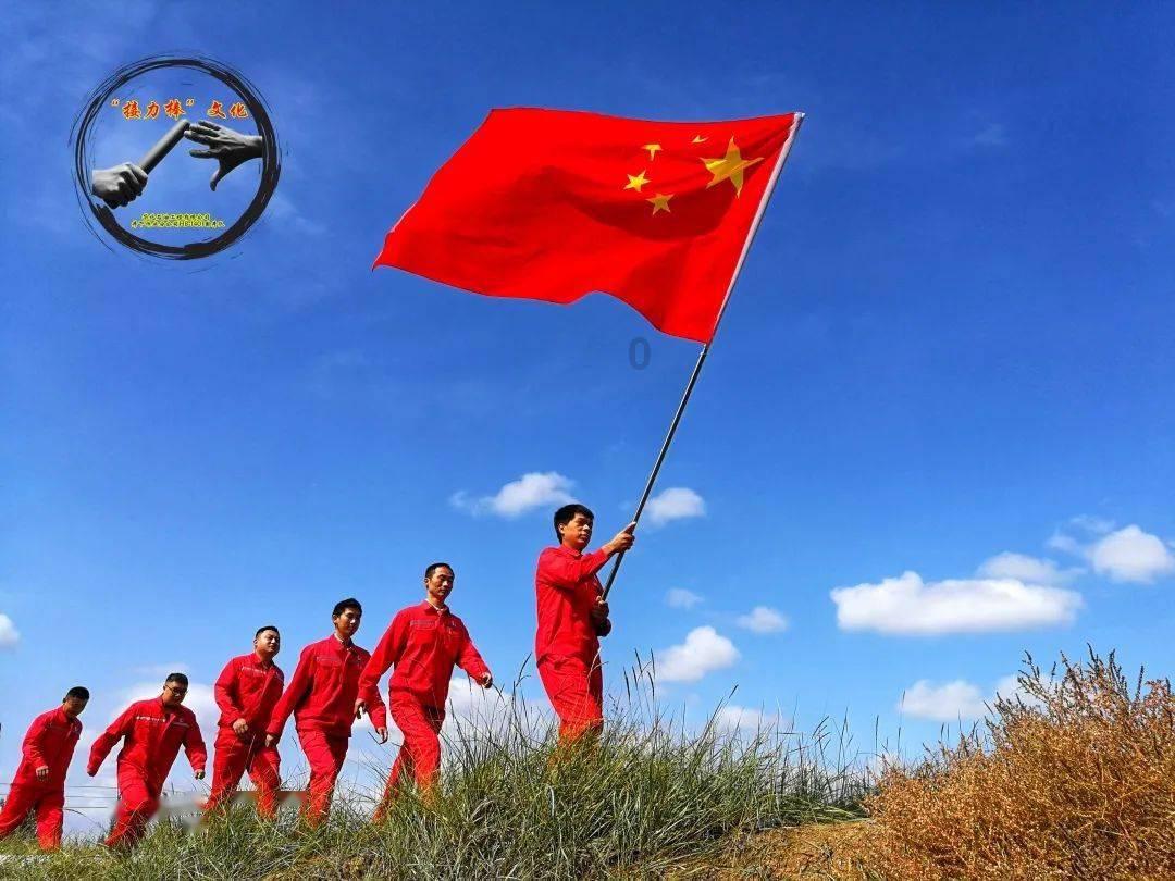 救援困倦的男孩